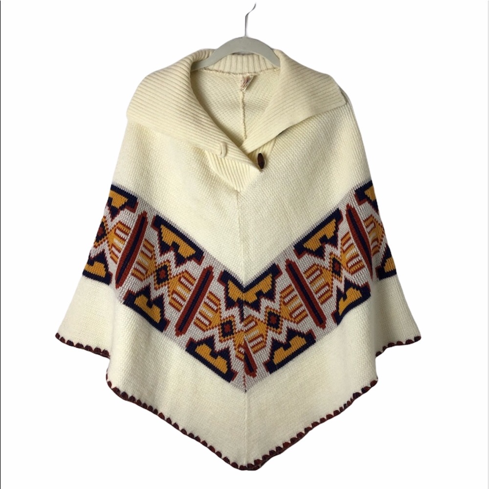 Host pic 💕 Rewind Party Vintage shawl cape Aztec Reitman’s Canada